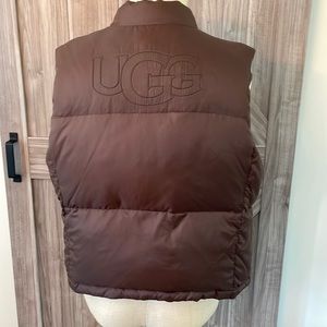 Original Ugg Australia Puffer Vest in dark brown size large